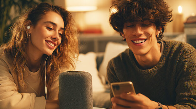 Comment les 18–35 ans écoutent la musique et s’informent aujourd’hui ?