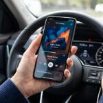 En voiture, le smartphone prend les commandes chez les jeunes Américains